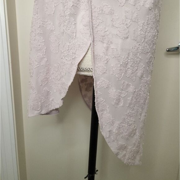 Aritzia floral lace tshirt top - Picture 6 of 12